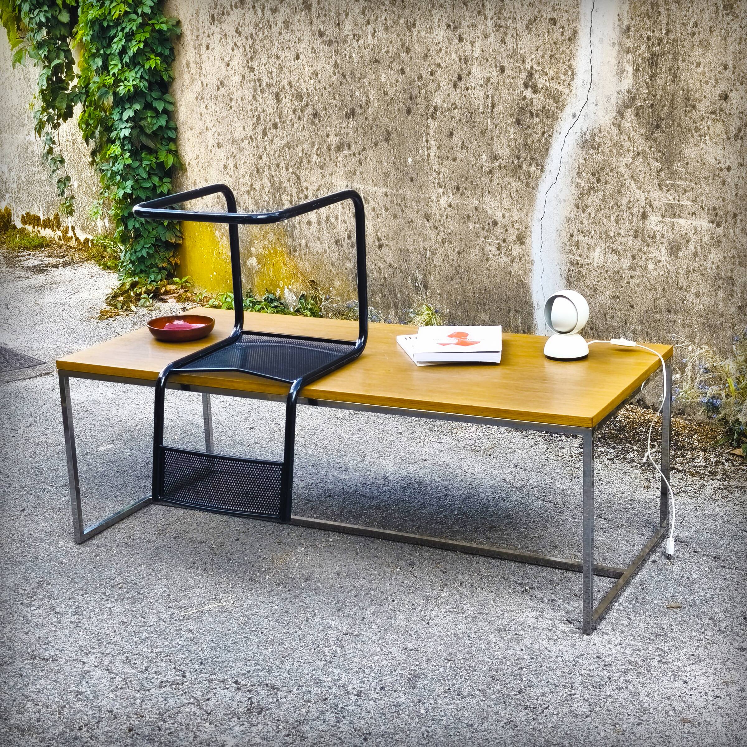 XXL coffee table in oak and chrome steel
