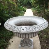 Set of planters: clasp and cast iron pots