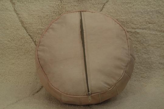 Moroccan pouf in natural leather