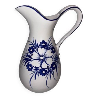 Earthenware carafe