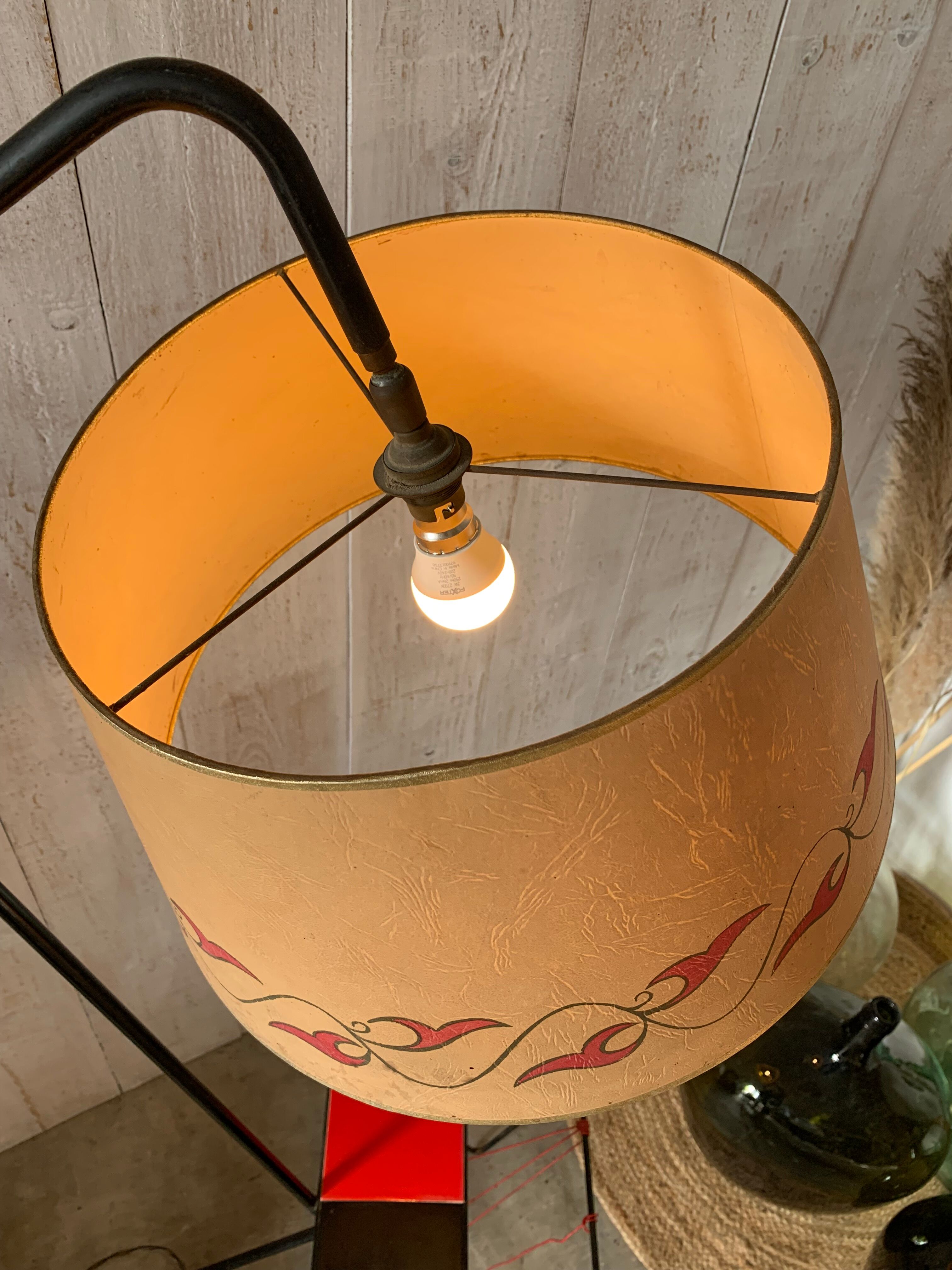 Scoubidou floor lamp