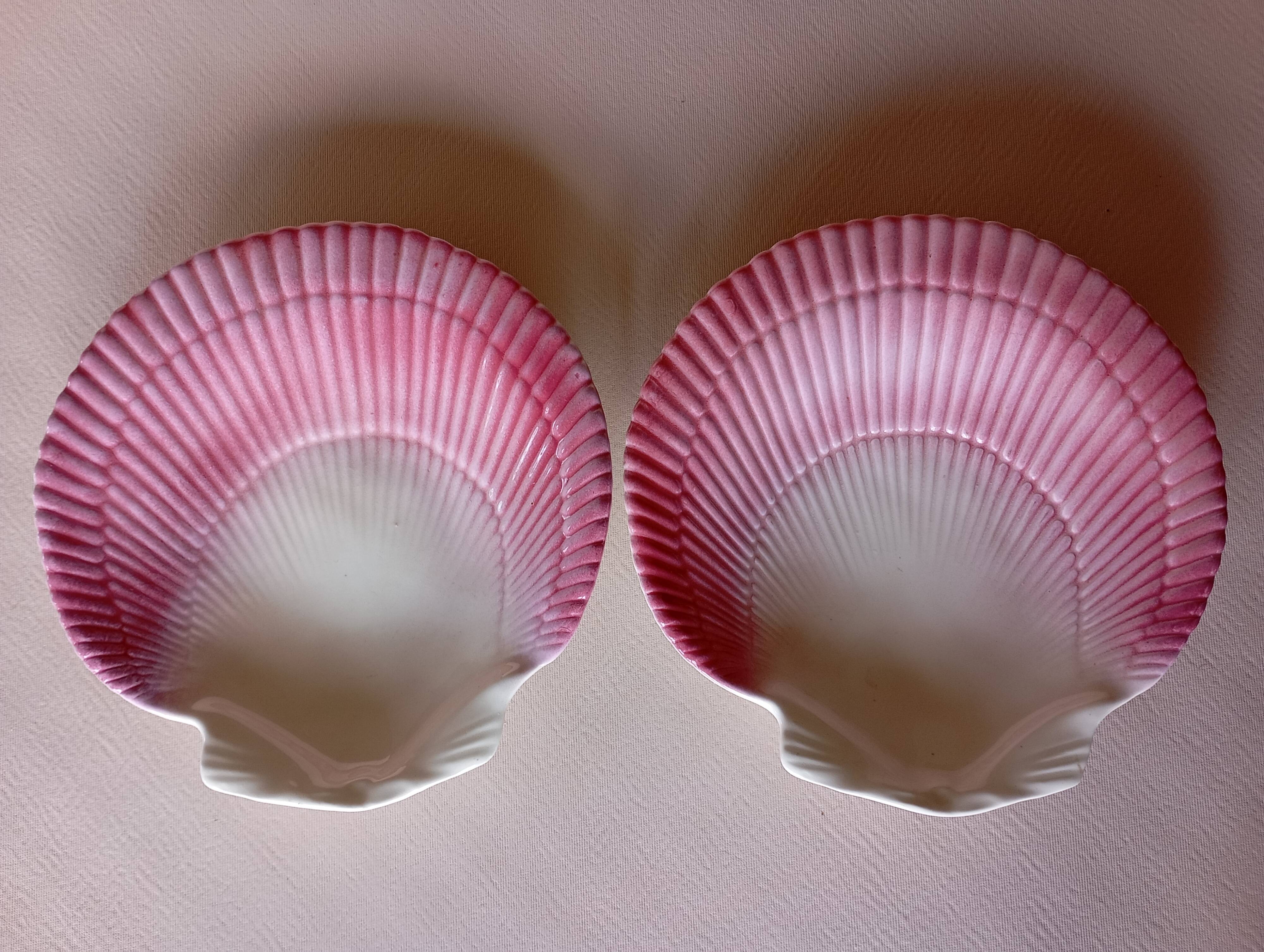Shells for emptying pockets
