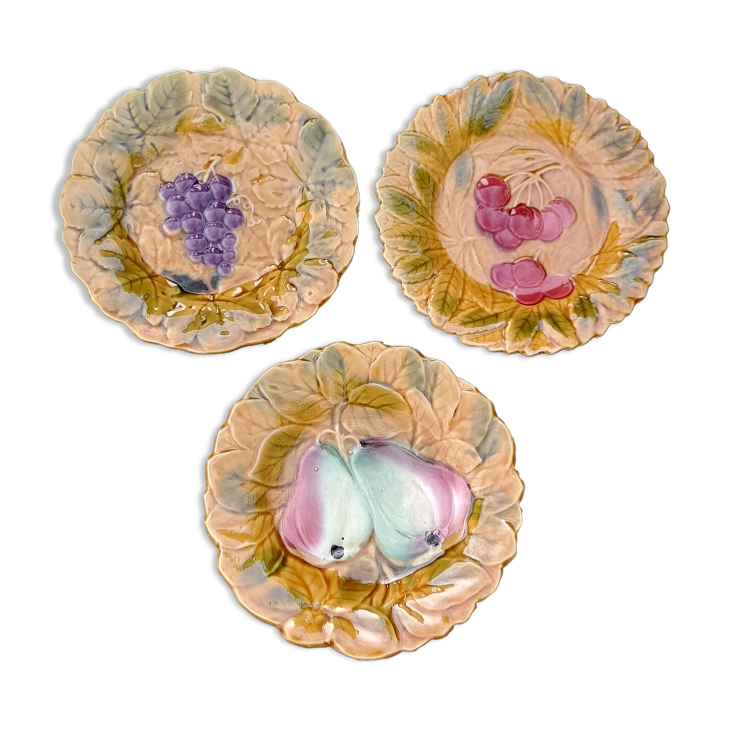 Set of 3 plates dessert barbotine, Sarreguemines, around 1900
