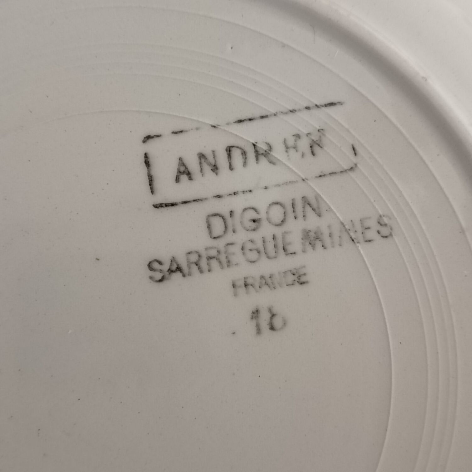 Set of 4 plates iron earth Digoin Sarreguemines