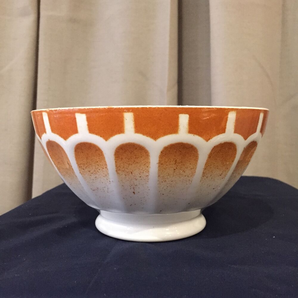 Faceted bowl white and orange digoin