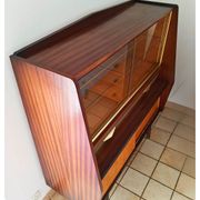 Vitrine en teck et verre des années 1950 avec détails en laiton