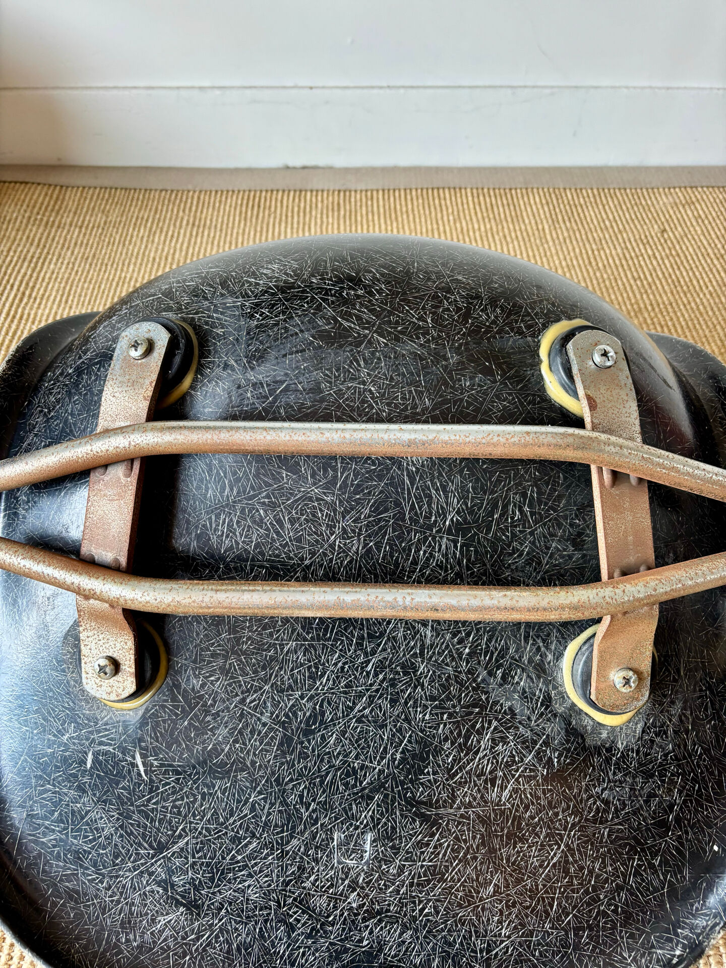 Eames DSS chairs (ed. Herman Miller - fibreglass)