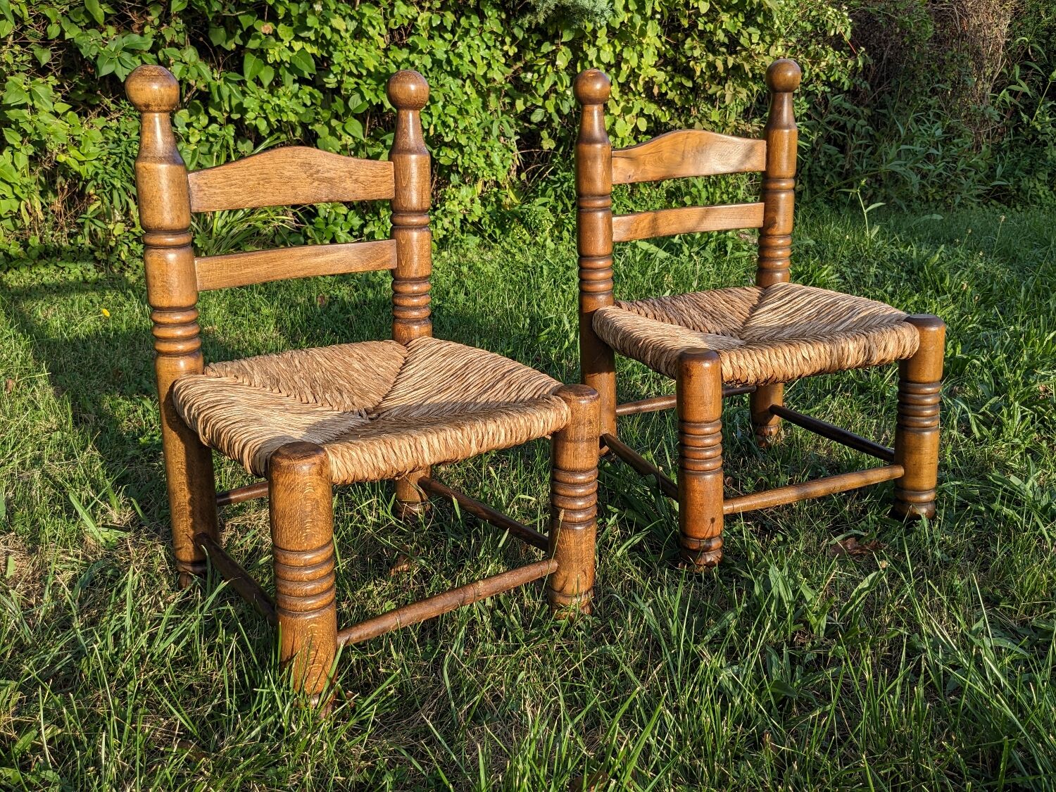 Duo of brutalist straw-covered oak chairs 1940-1950 # Charles Dudouyt