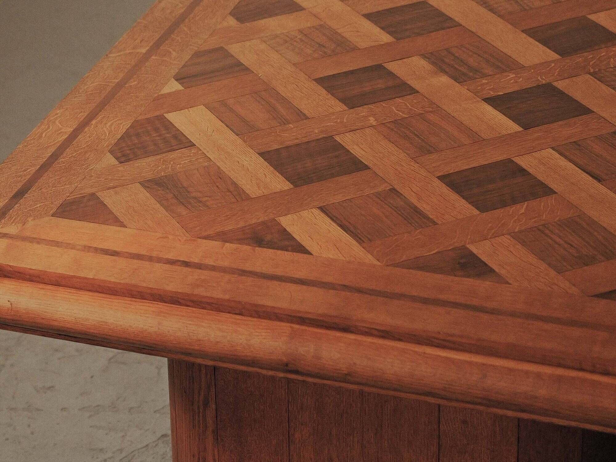 Art Deco table in oak and walnut with marquetry decoration, circa 1940.