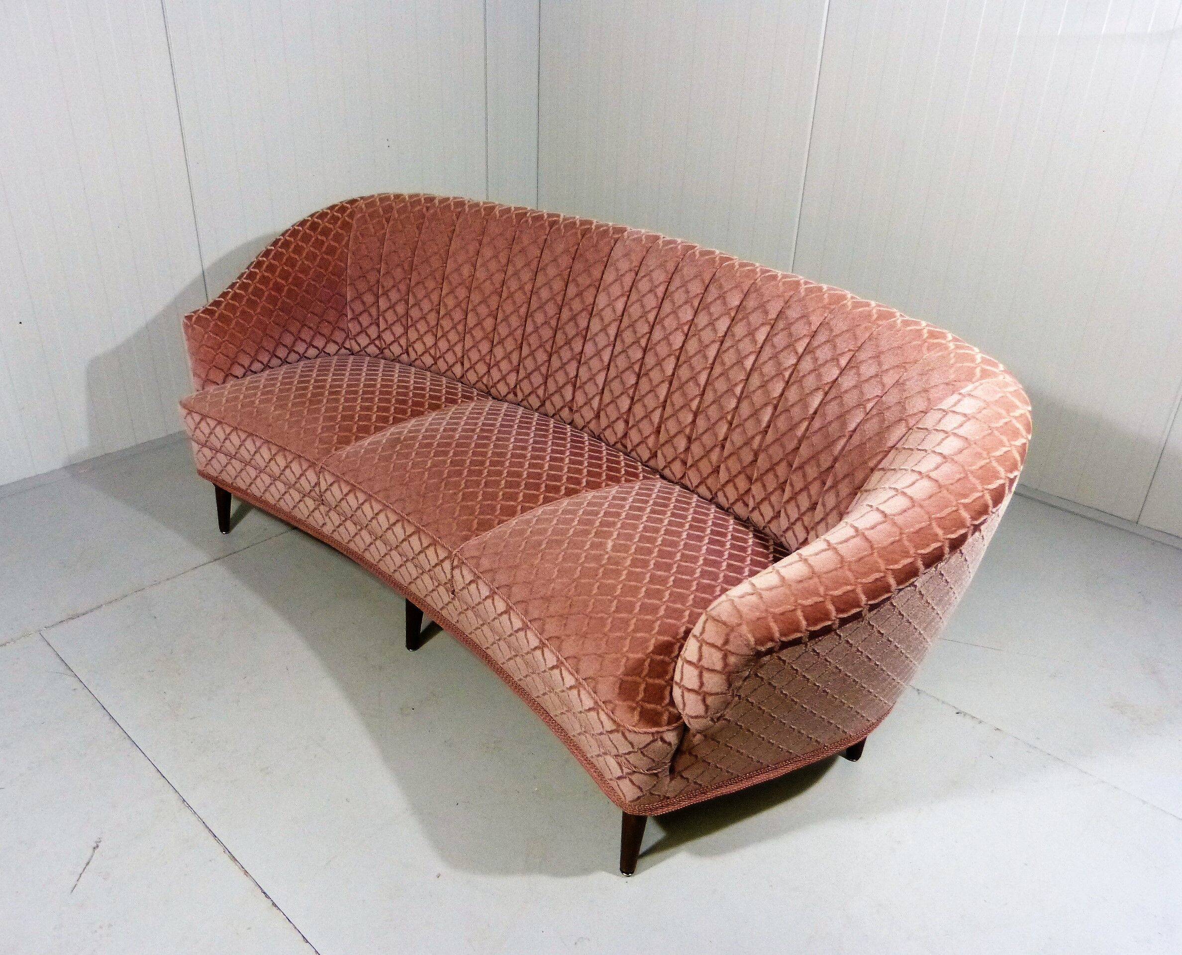 Pink velour rounded sofa 1950’s