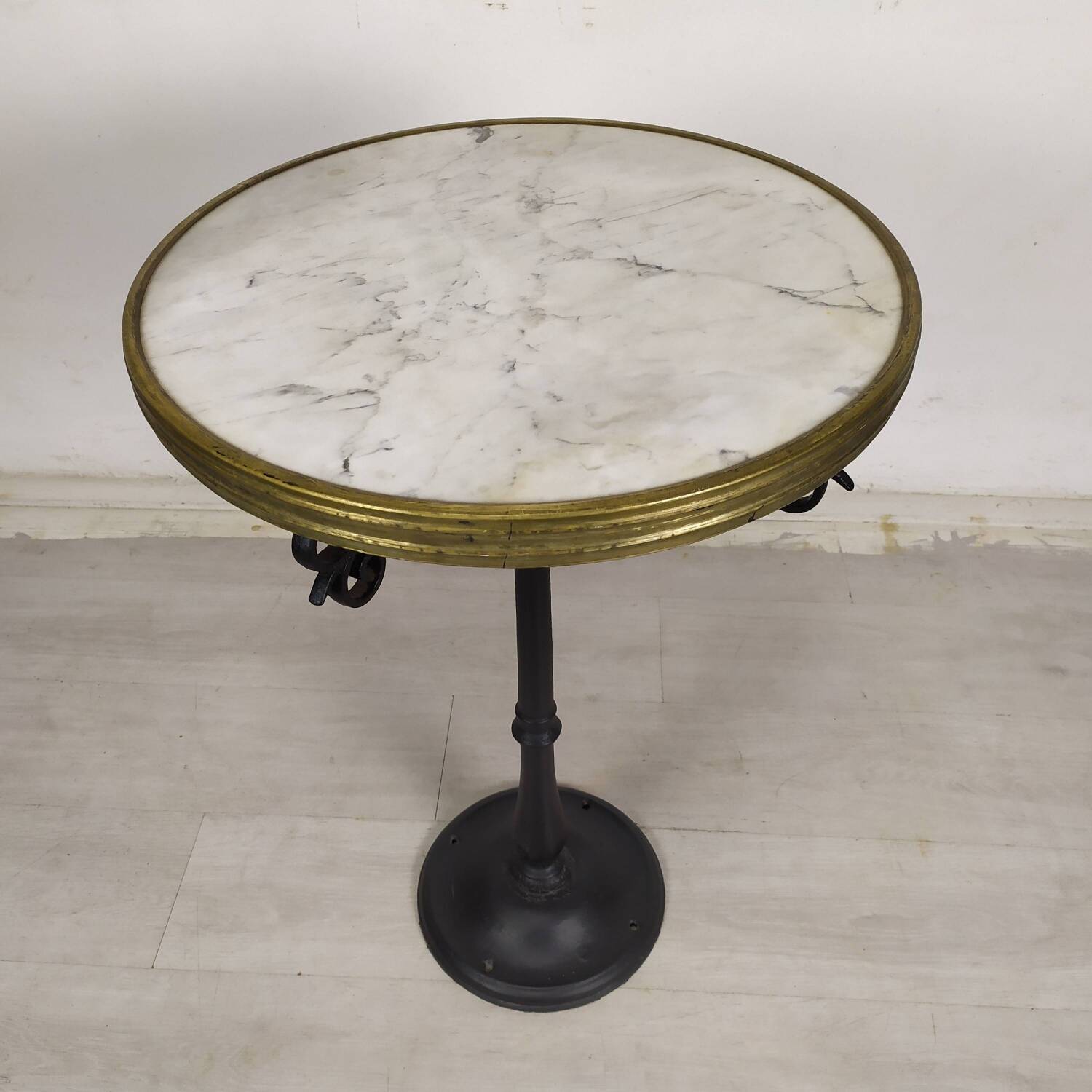 Marble bistro pedestal table