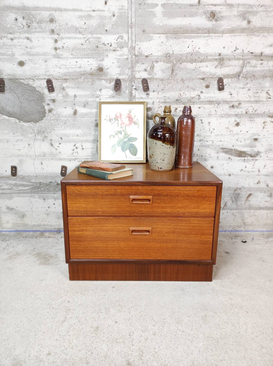 Vintage storage unit