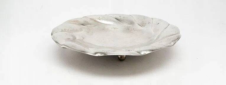 DE3 Quist - bowl on ball-shaped legs