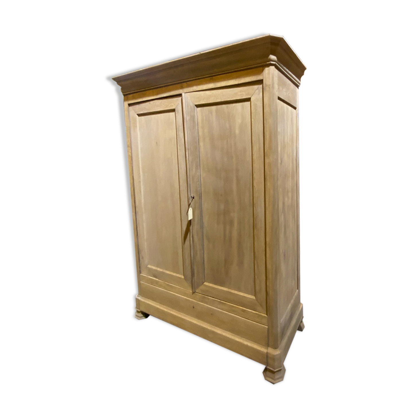 Armoire en chêne massif décapée