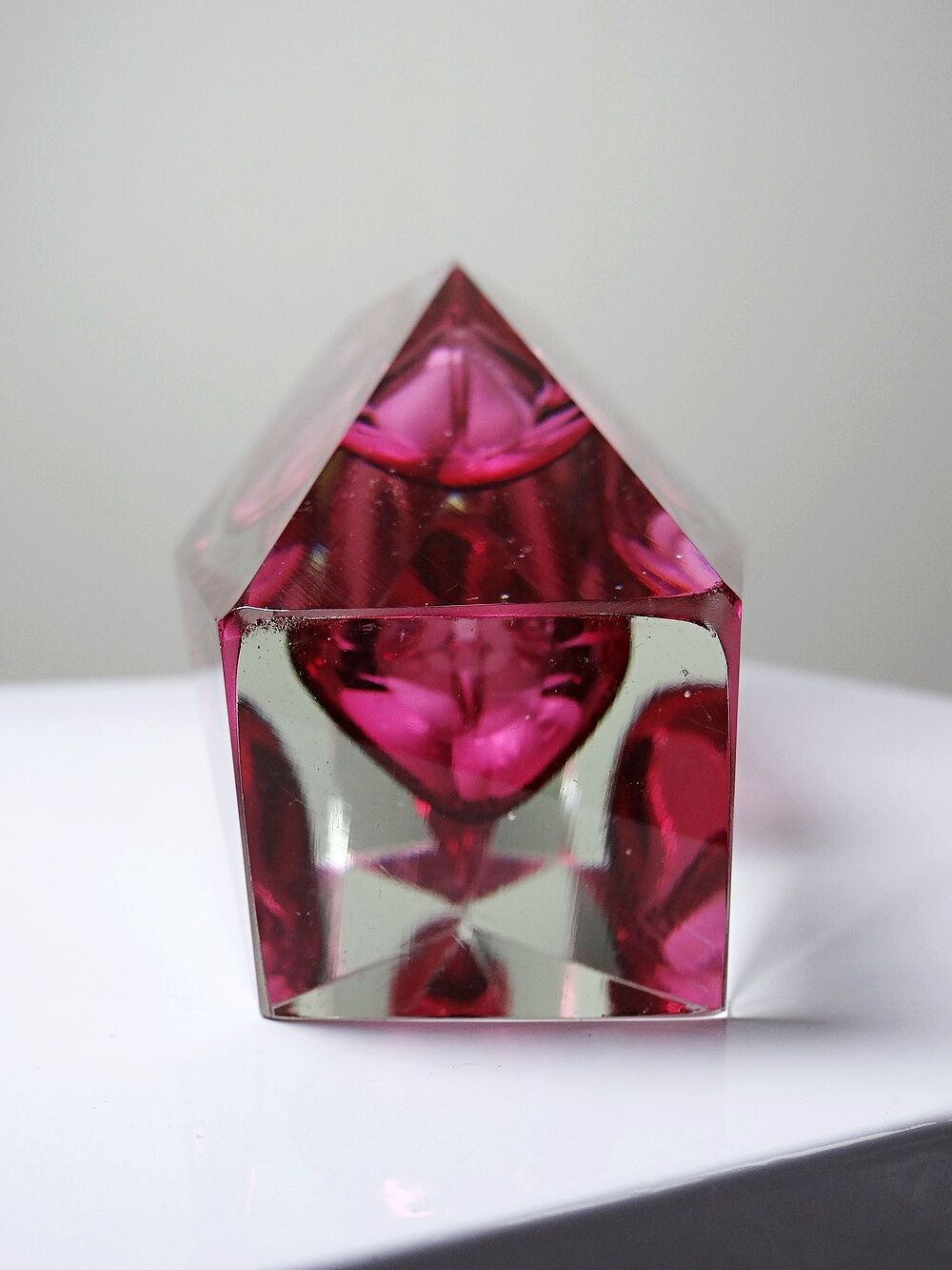 Faceted submerged vase Murano pink glass and crystal from the 1950s-60s.