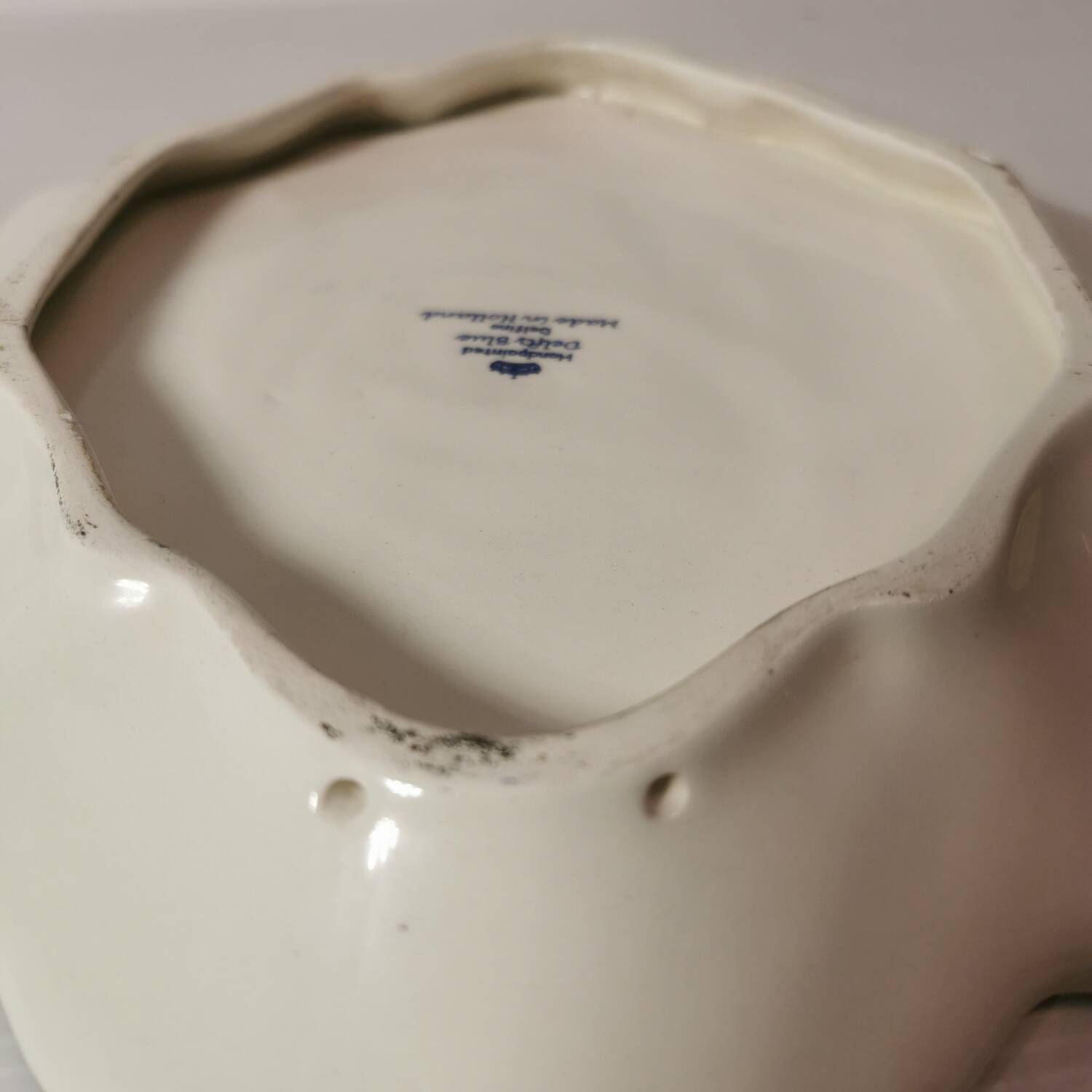 Gzhel tradition for this empty pocket / cup made ~ in Russia near Moscow. signed