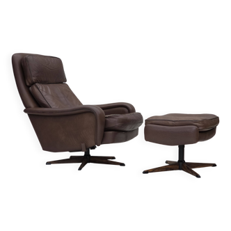 Fauteuil pivotant danois des années 1970 avec repose-pieds par Madsen & Schubel.