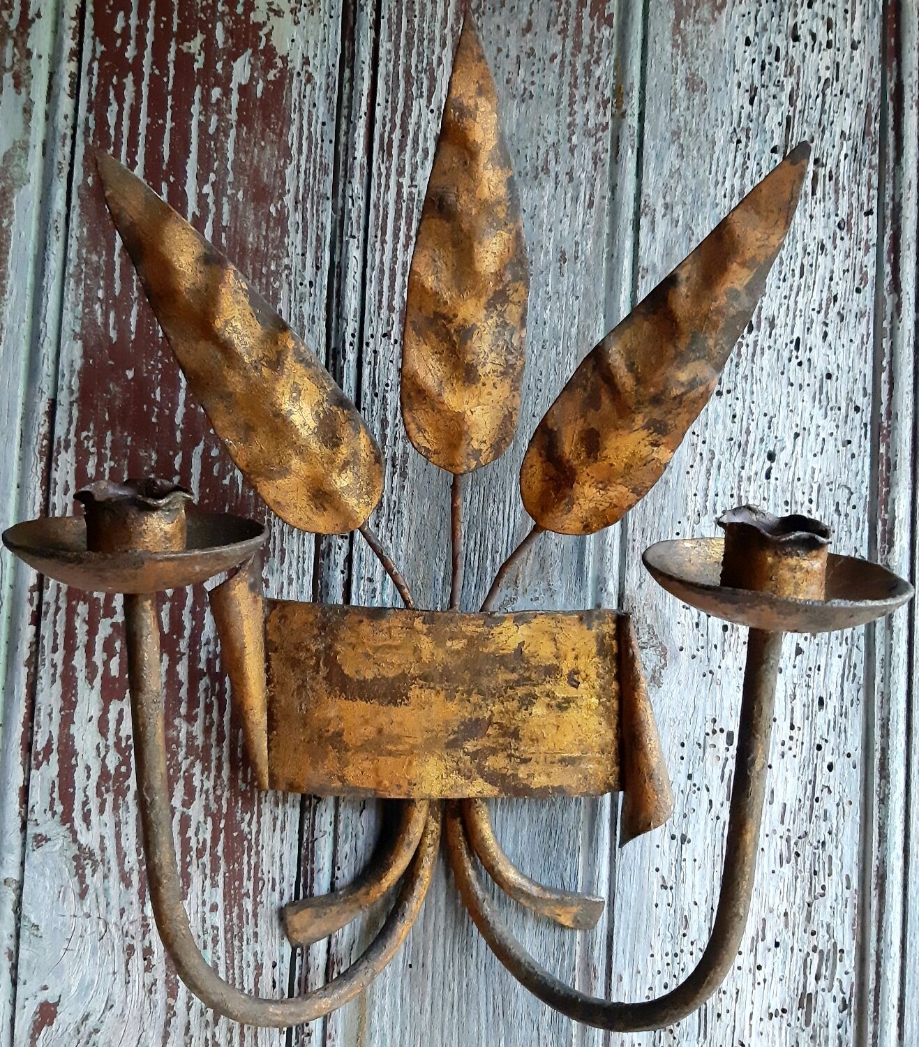 Wall candle holder