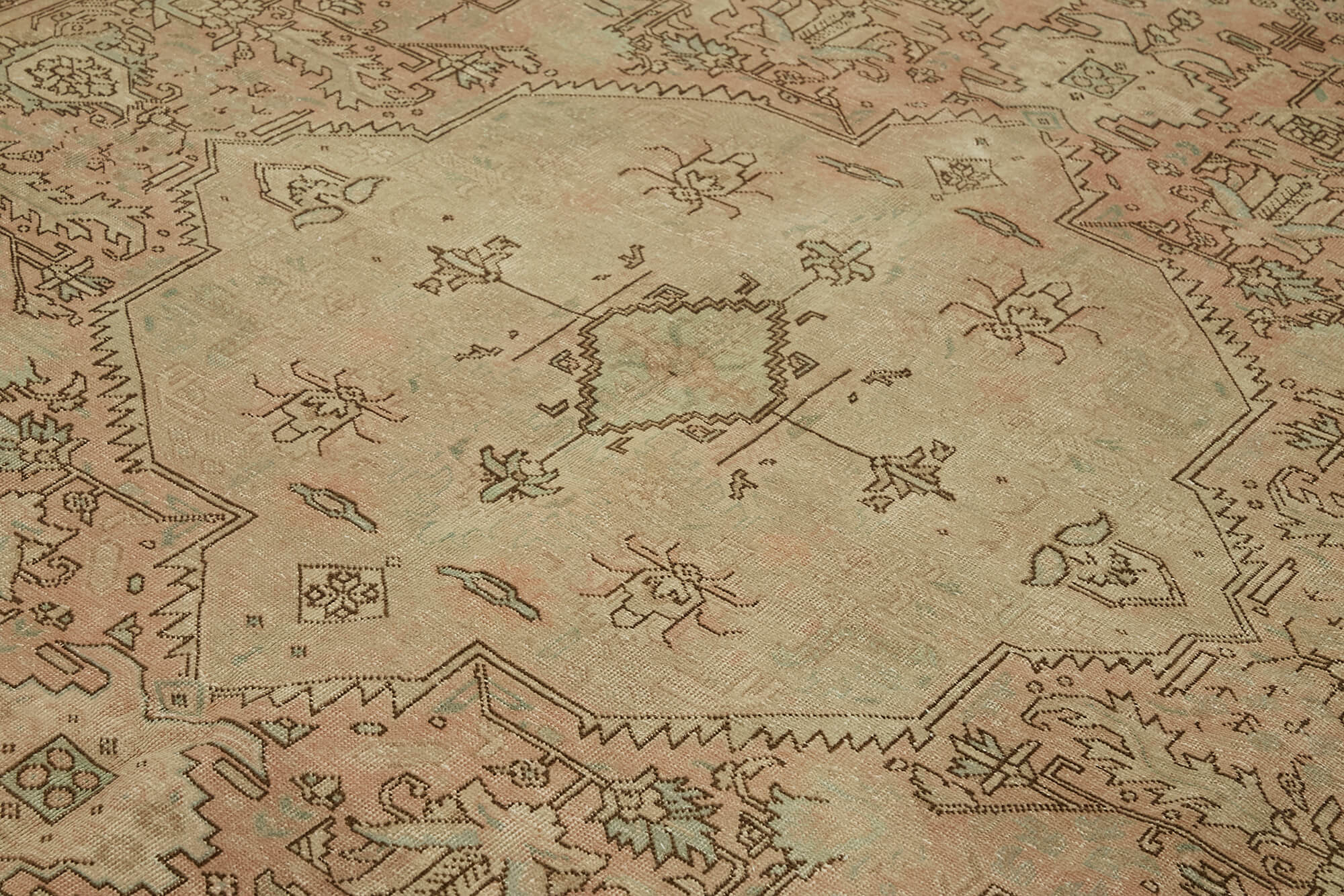 Hand-knotted persian antique 1970s 250 cm x 327 cm beige wool carpet