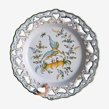 Decorative plate of Moustiers earthenware diameter 24 cm