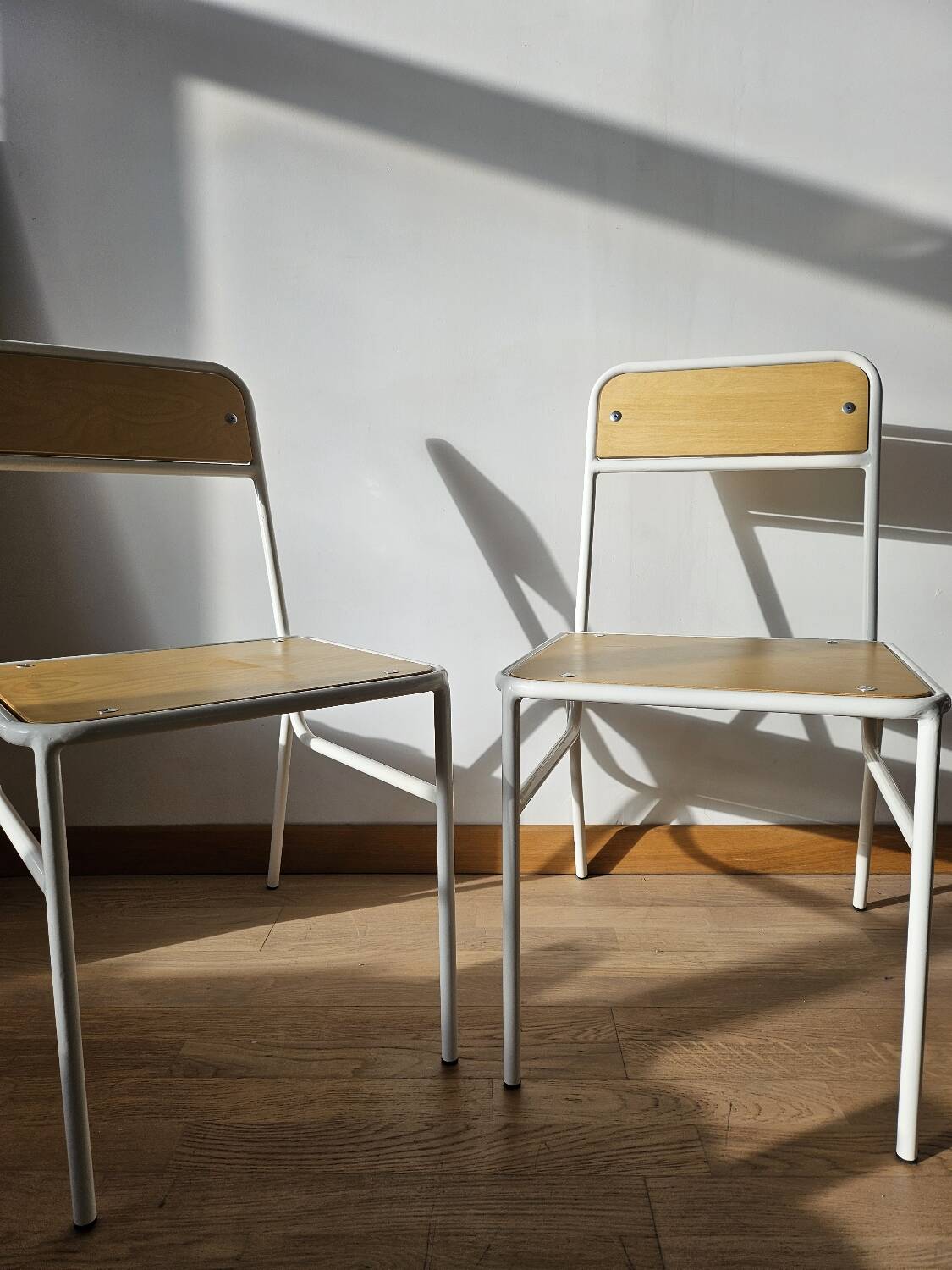 2 chairs once!