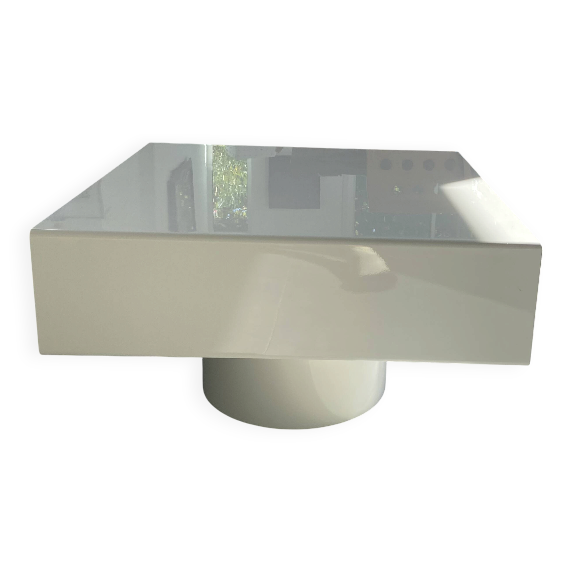 Table basse en laque blanche