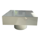Table basse en laque blanche