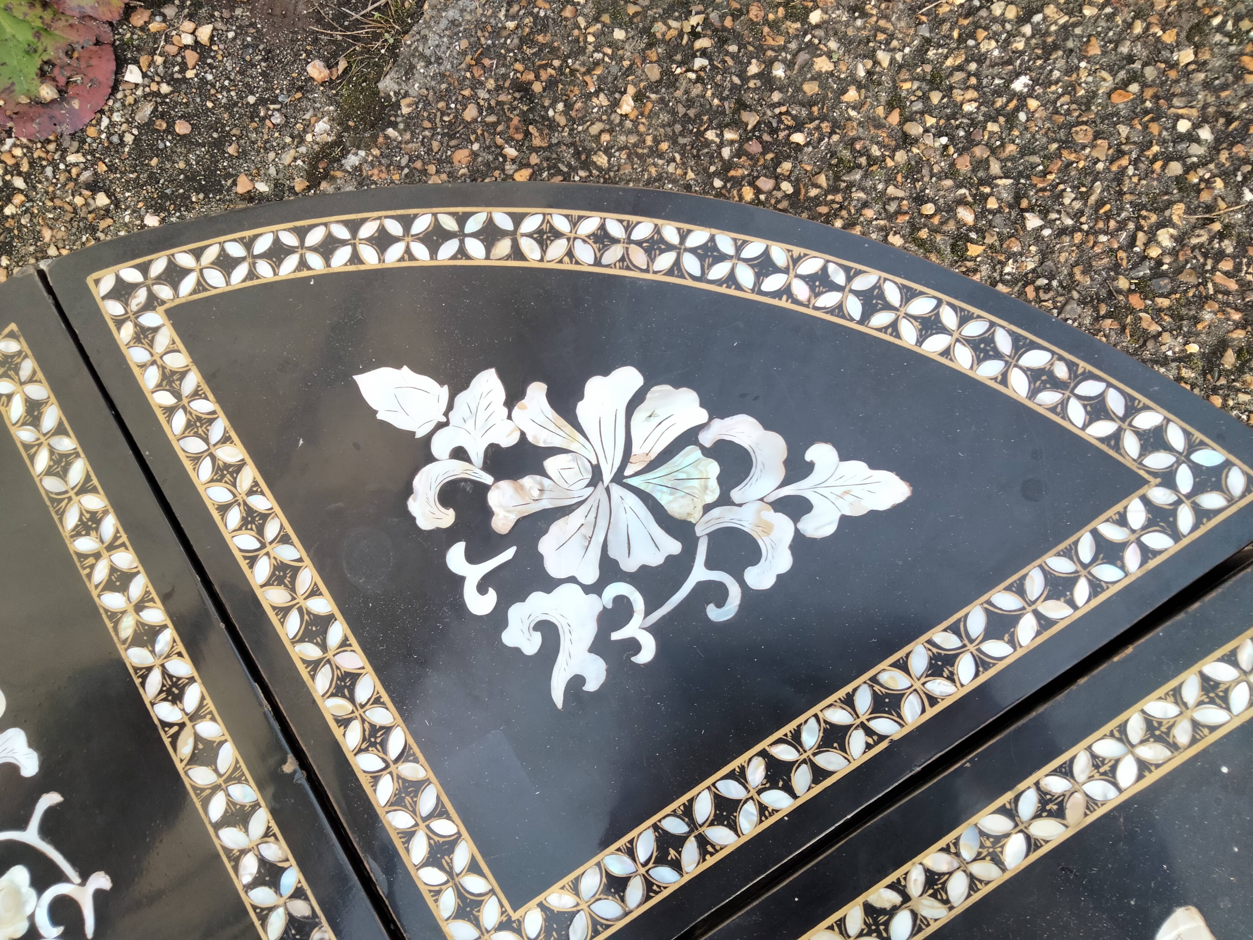Coffee table Asian décor inlaid with vintage antique mother-of-pearl