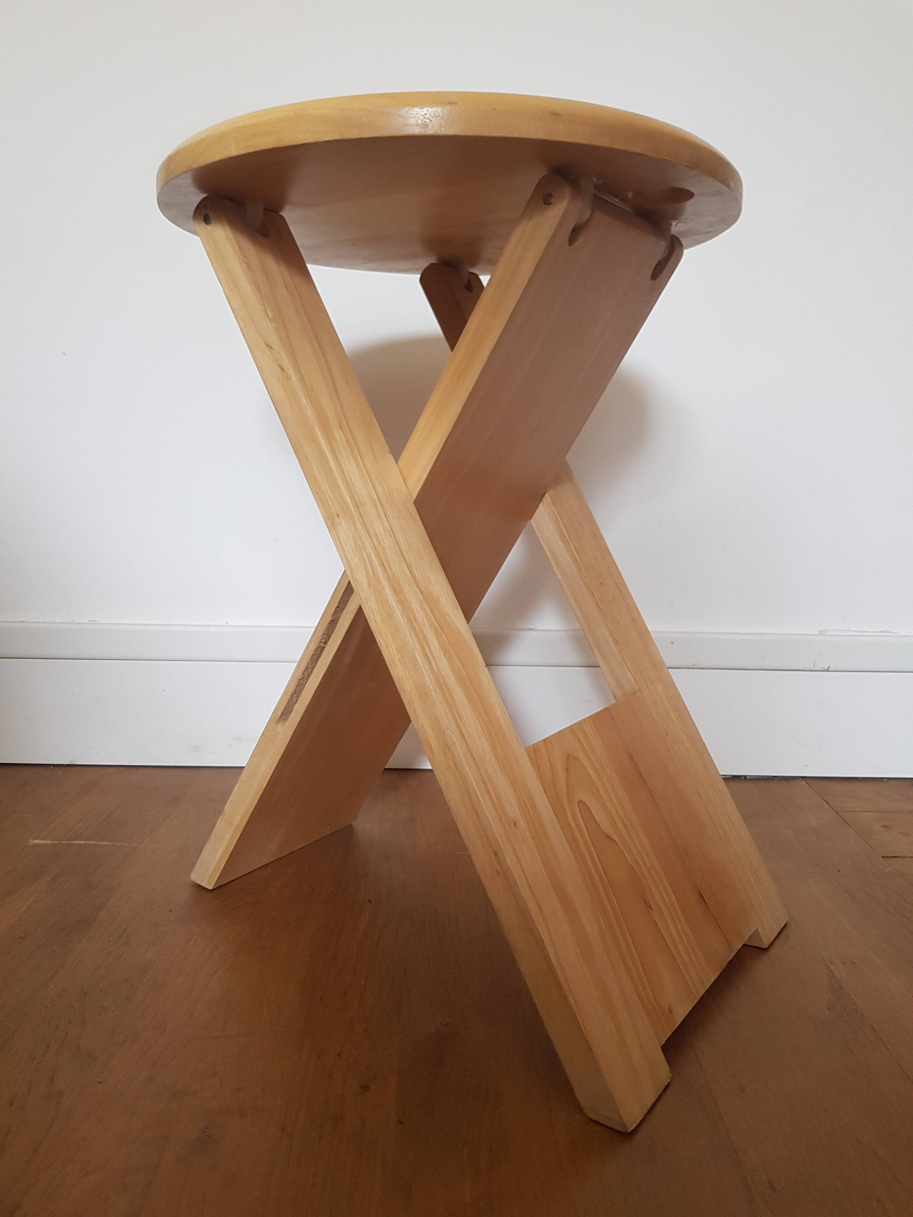 Suzy stool by Adrian Reed
