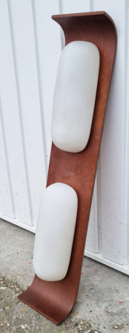 Teak and opaline wall lamp, Goffredo Reggiani, Italy, vintage 1960