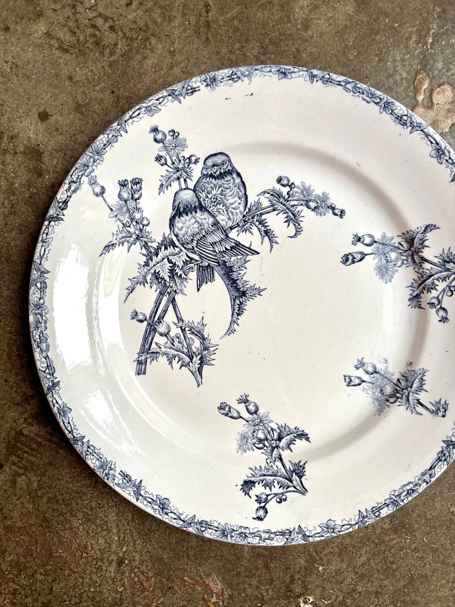 Clairefontaine - Léon Graves round dish in iron earth, "Chardonnerets" service, late 19th century