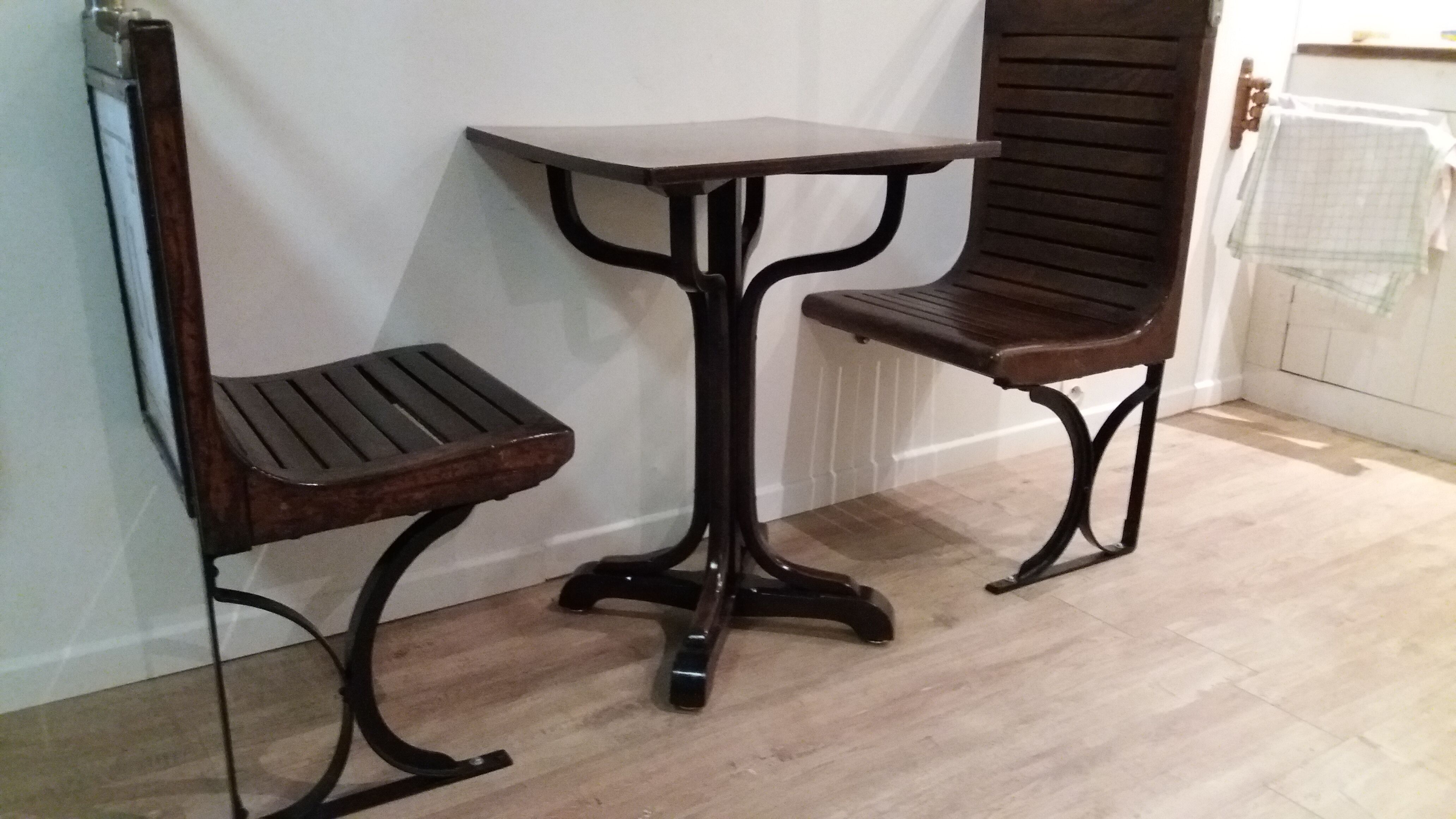 Lot of two wooden subway chairs with table