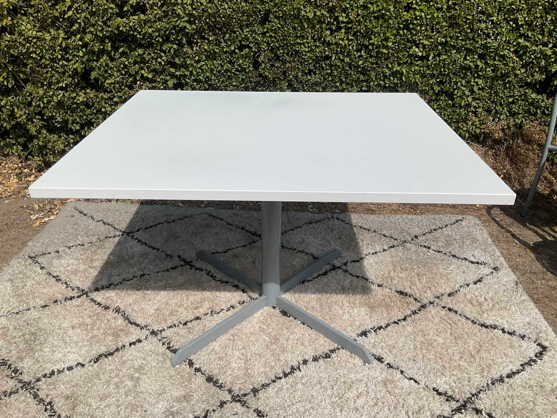 Ensemble Robert Mallet Stevens table à manger et 5 chaises