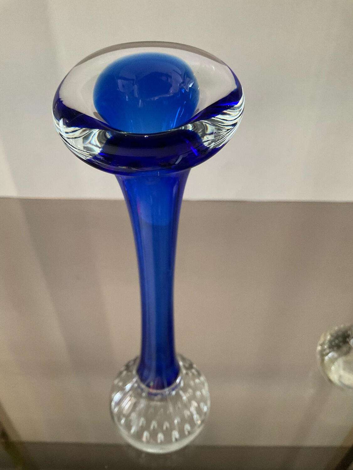 Duo of vintage soliflores vases in glass paste