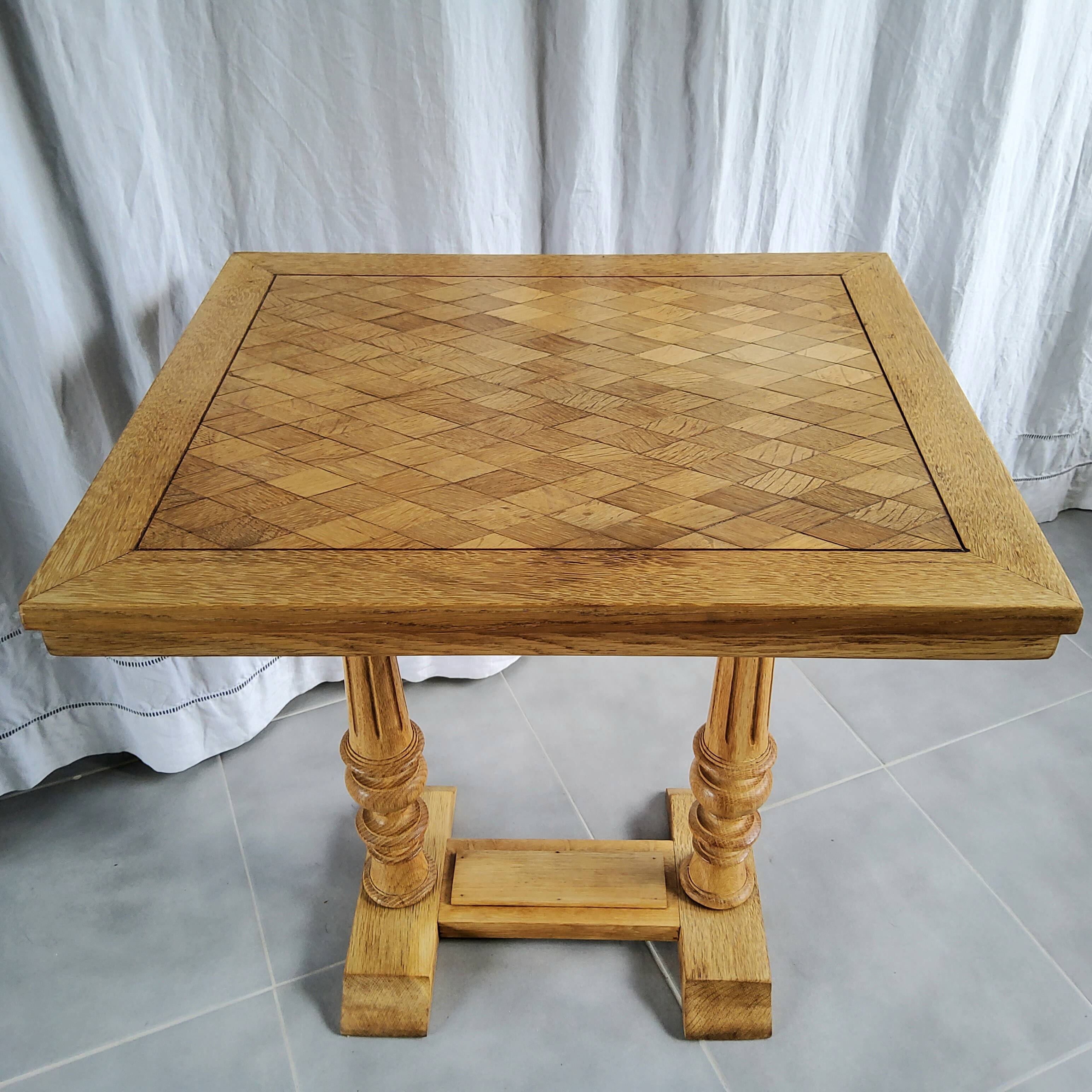 Coffee table/pedestal table