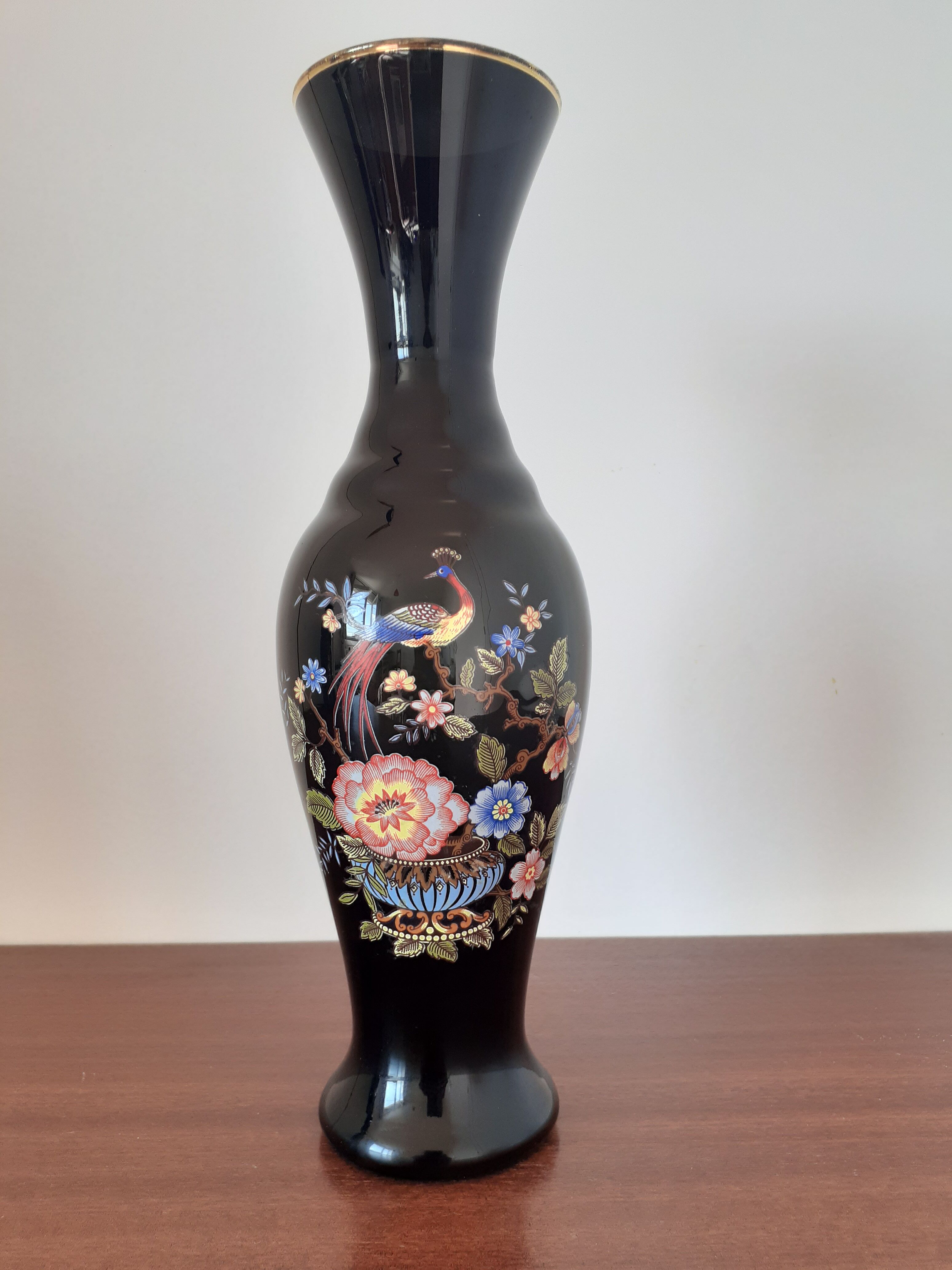 Black glass vase