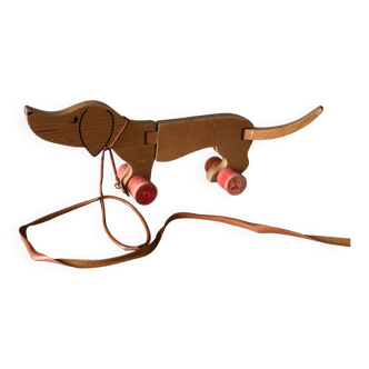 Chien en bois à tirer