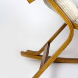 Fauteuil à bascule en contreplaqué restauré du milieu du siècle par L. Volak pour Drevopodnik Holesov, années 1960