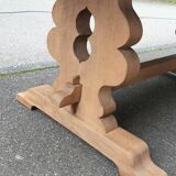 Oval farmhouse table
