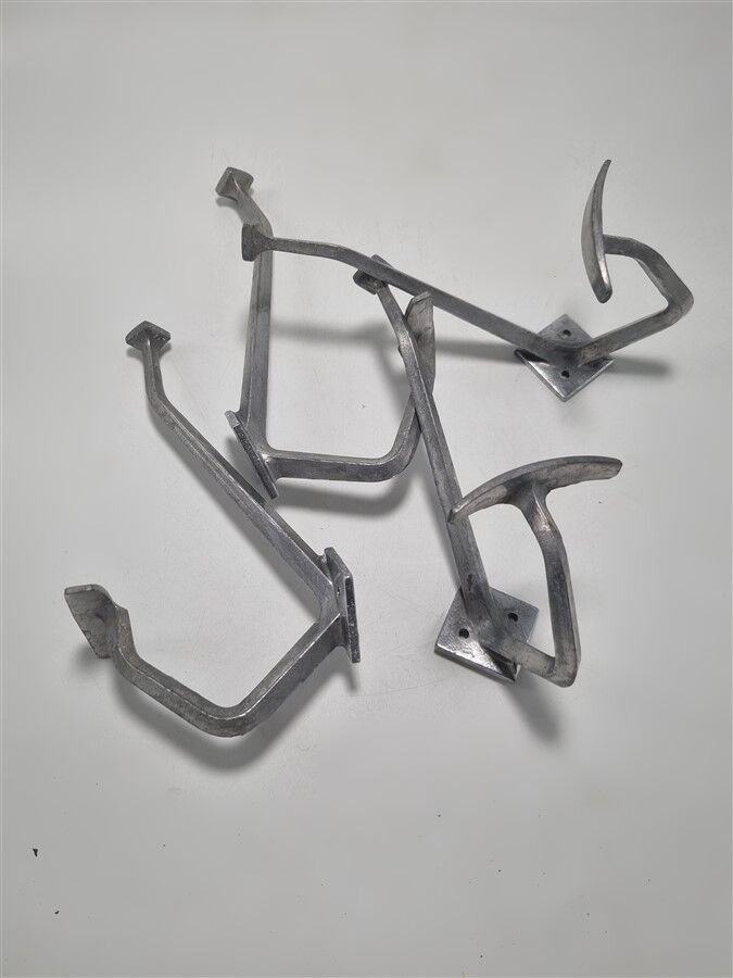 4 aluminium coat hooks