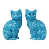 Paire de statues de chats émaillés bleus en céramique chinoise