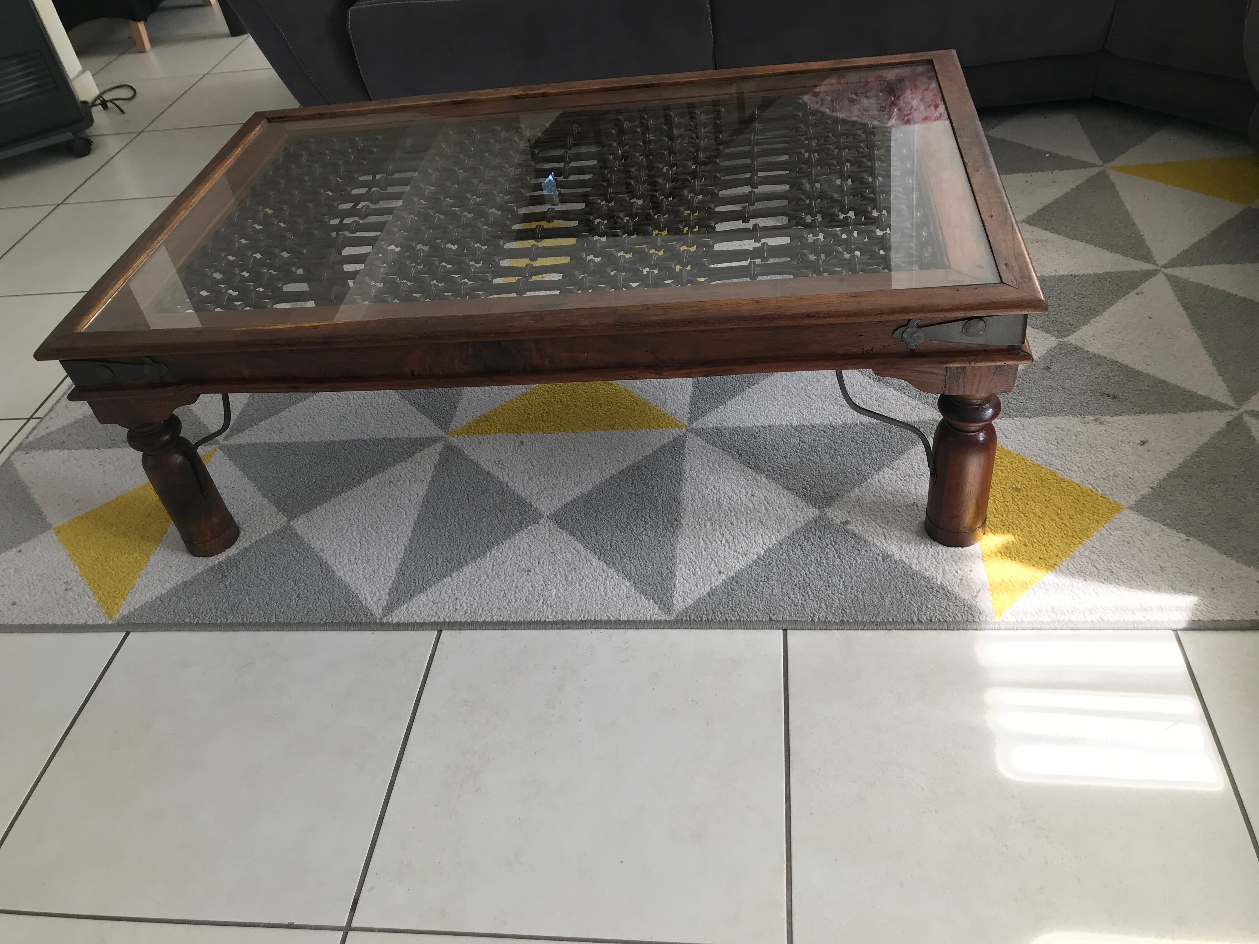 Tray coffee table decorated with a wrought iron trellis from 60-70