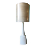 Haute lampe en grès blanc, design danois 1965 et abat-jour façon bouleau.