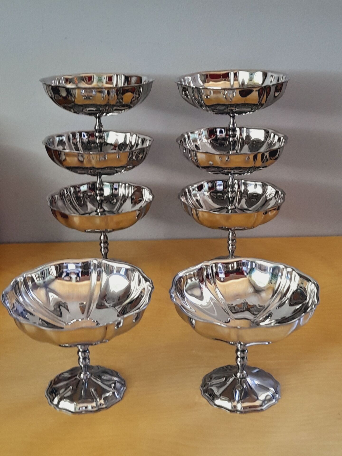 Ice cream/dessert bowls in stainless steel