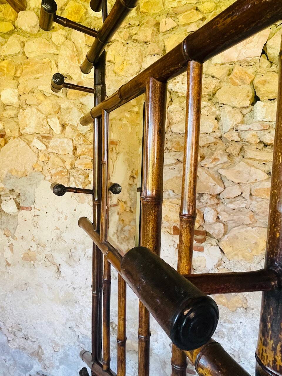 Vestiaire d’entree vintage en bambou avec miroir circa 1920’s