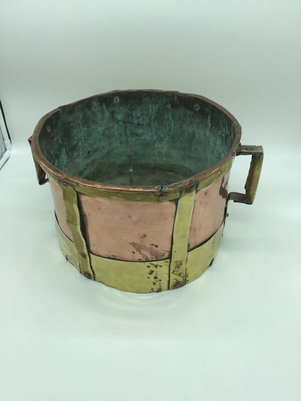 Cache pot ancien en cuivre et laiton XXe siècle