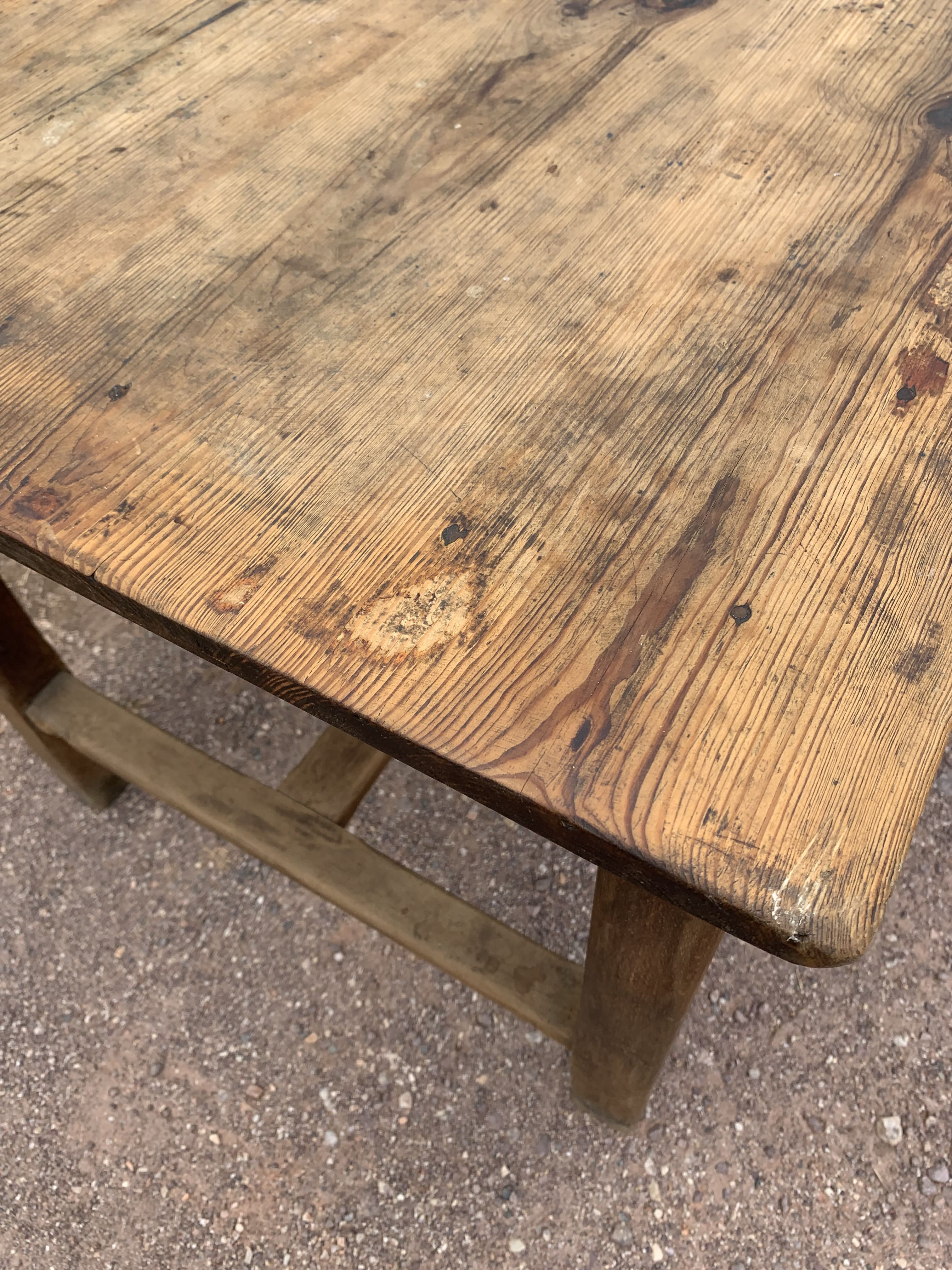 Farmhouse table