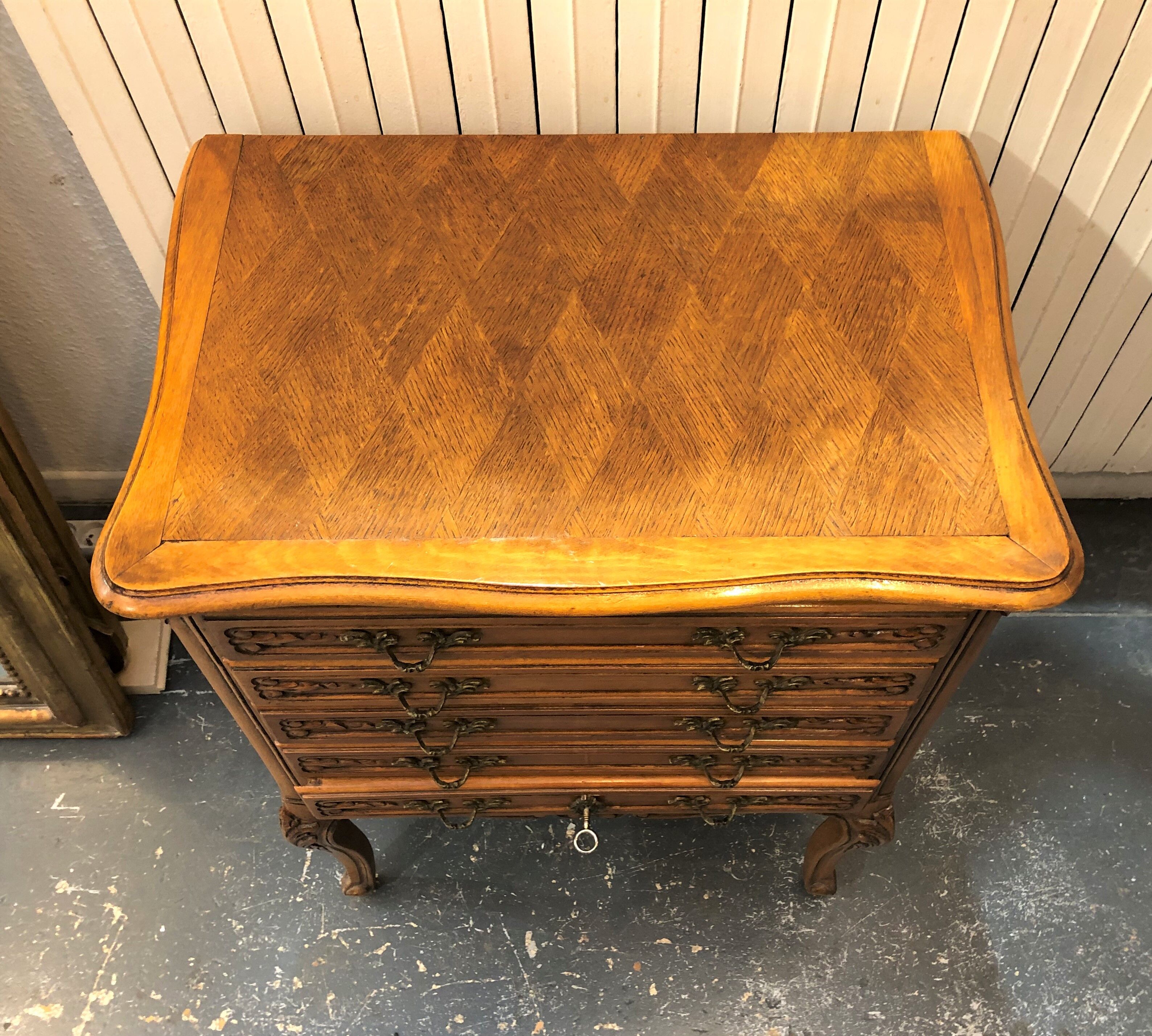 Solid wood silver cabinet with 5 drawers for 173 place settings, silver-plated metal, Solid silver