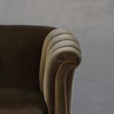 Mid-20th century, pair of Danish shell lounge chairs in green velvet, 1940s.