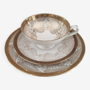 Solitaire en porcelaine Bavaria décor feuillages dorés Trio tasse, sous-tasse et assiette à dessert